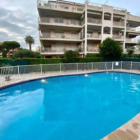 Studio, Piscine 圣罗兰度瓦